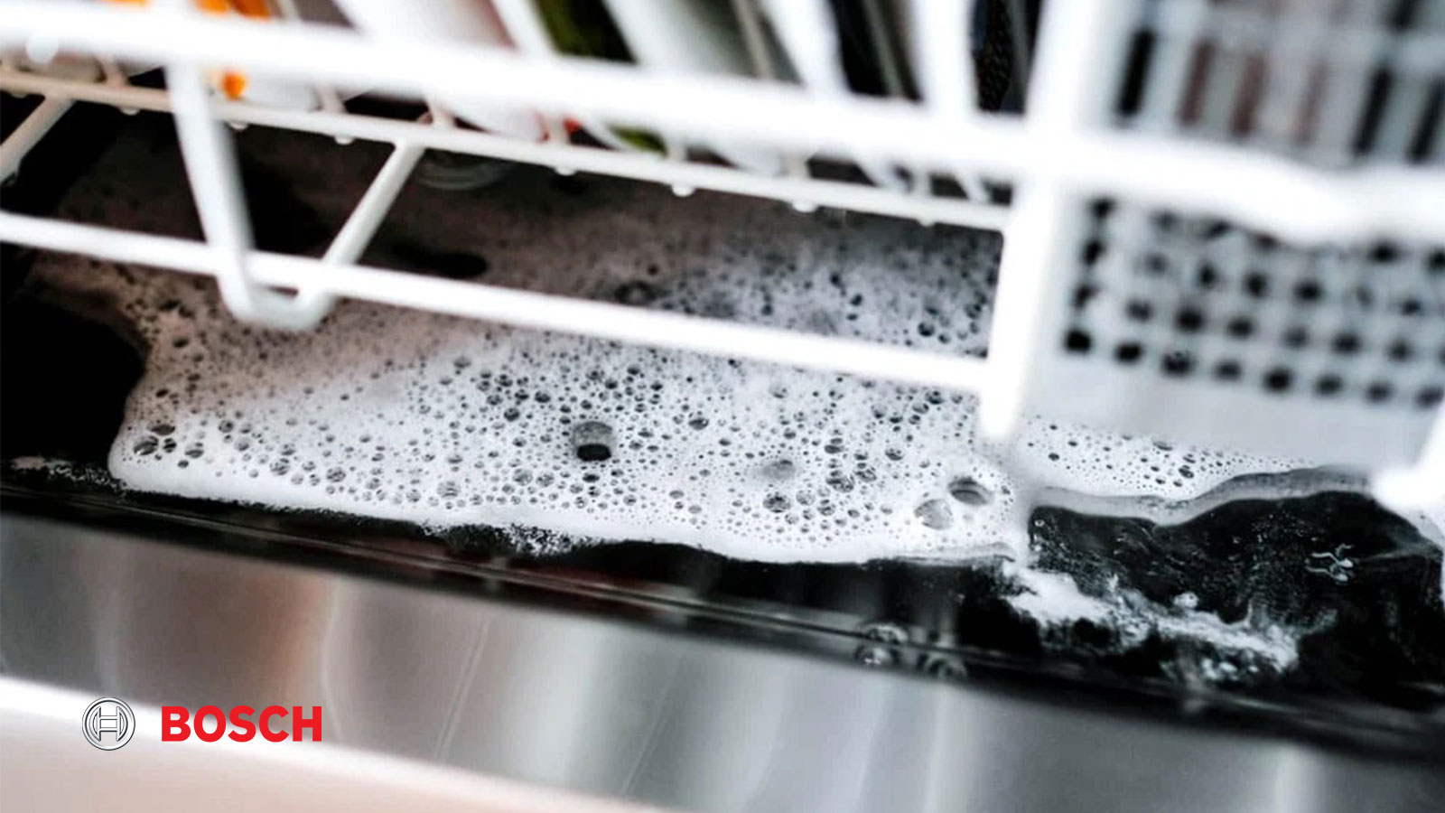 طراز نبودن ماشین ظرفشویی سبب آب دادن می شود