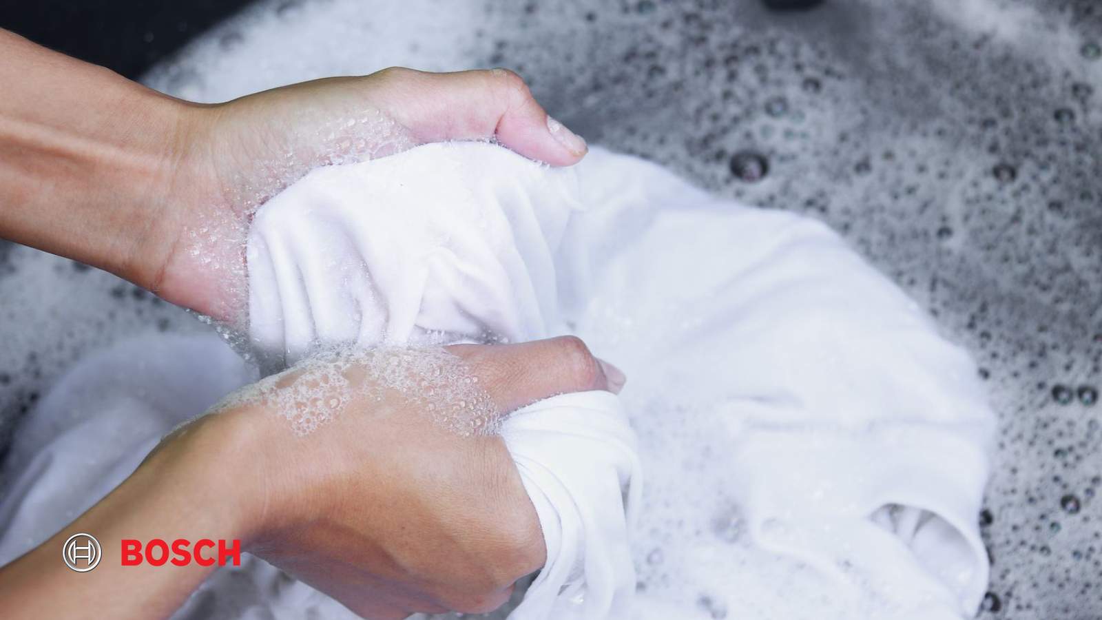 شستشوی لباس سفید با دست