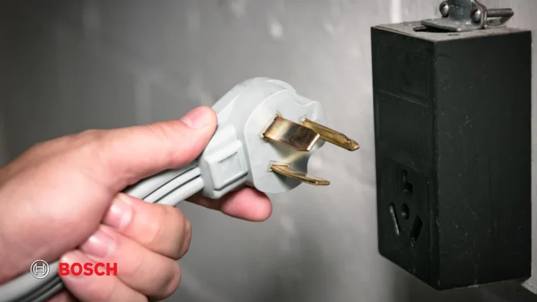 علت داغ شدن دوشاخه برق ماشین لباسشویی و راه‌های حل آن